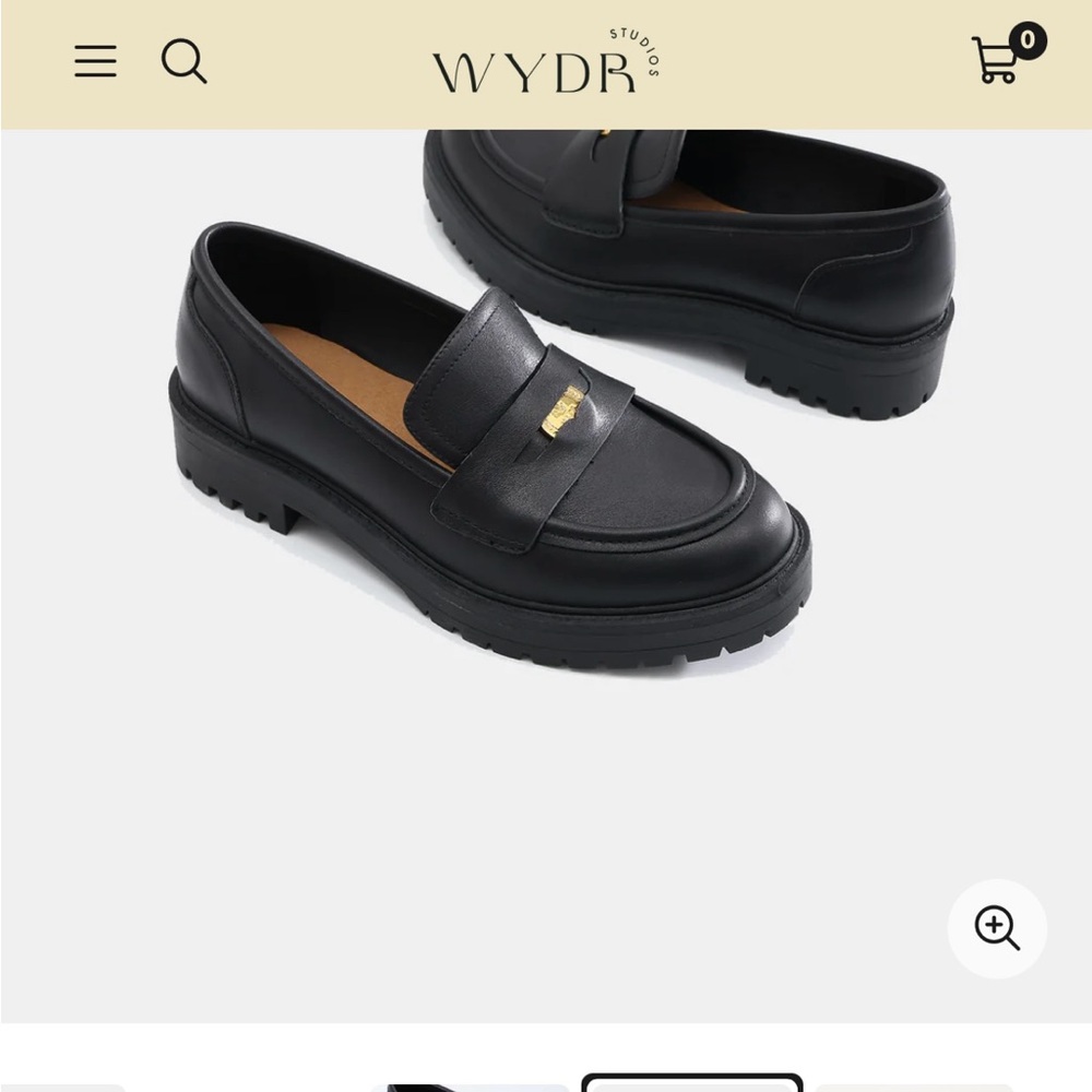Wydr 10WW Black Leather Loafers